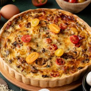 Кіш з куркою лисичками та печерицями